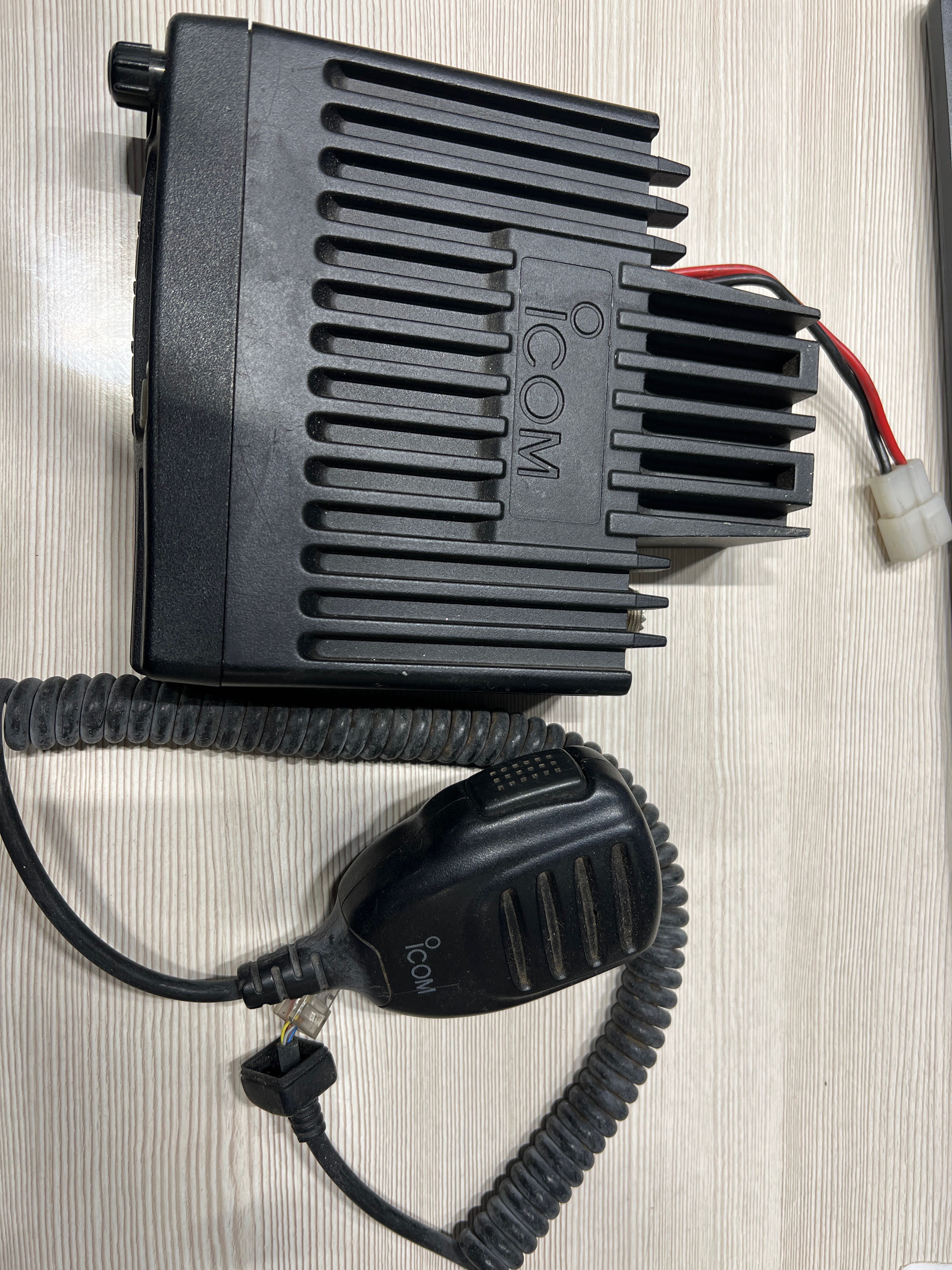 Радиостанция ICOM IC-F211, б.у, s.n 5107950, на проверку