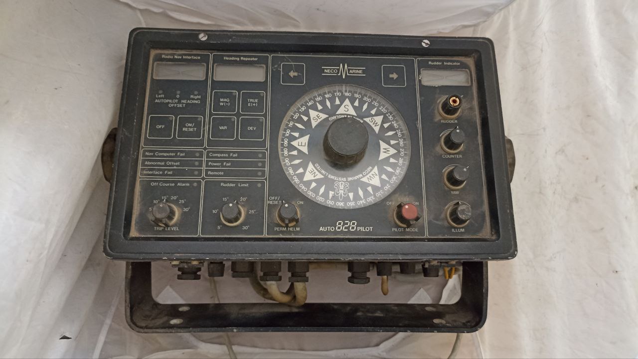 Neco Marine auto pilots 828 C.U. s.n. MAR 5210 б.у. на проверку