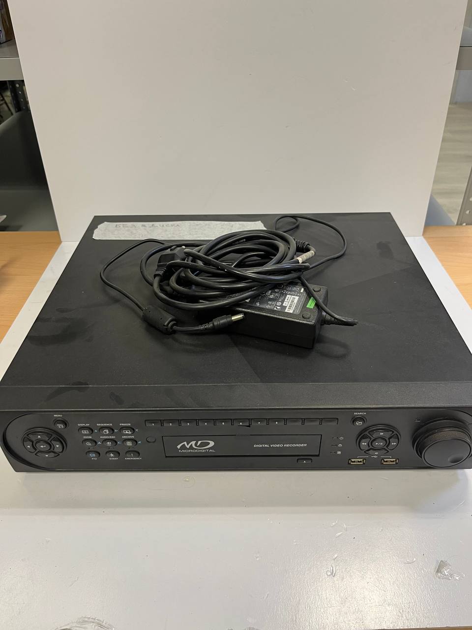Видеорегистратор MicroDigital MDR-8800 s.n 15SIOE009N б.у рабочее