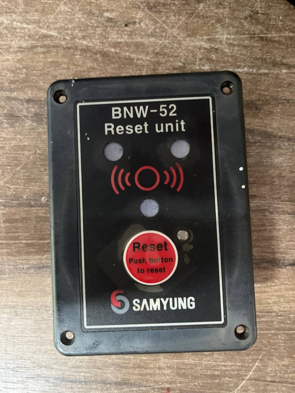 Кнопка сброса Samyung BNW-52 s.n BKF0192 б.у рабочее