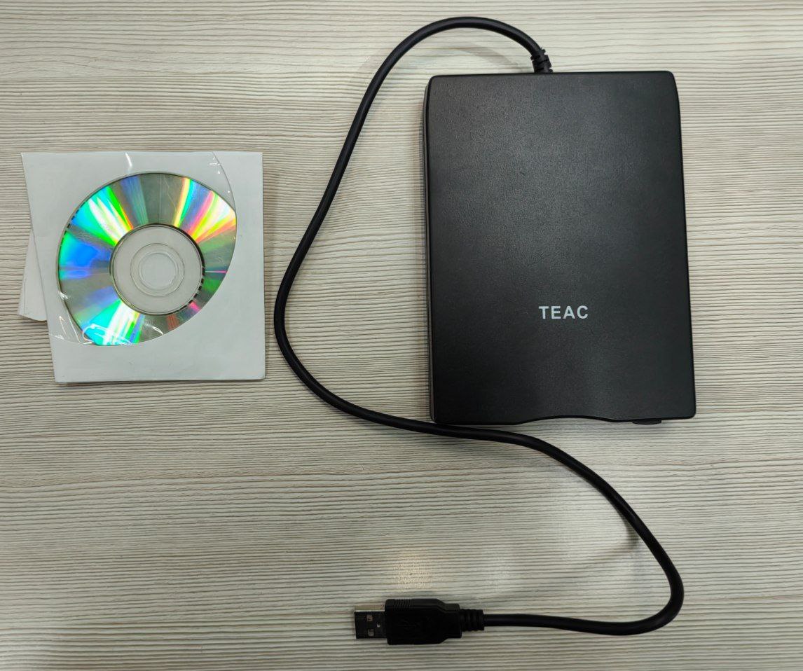 Флоппи дисковод USB TEAC FD-05PUB, p/n 19308801-19, s.n U356244, б.у, на проверку